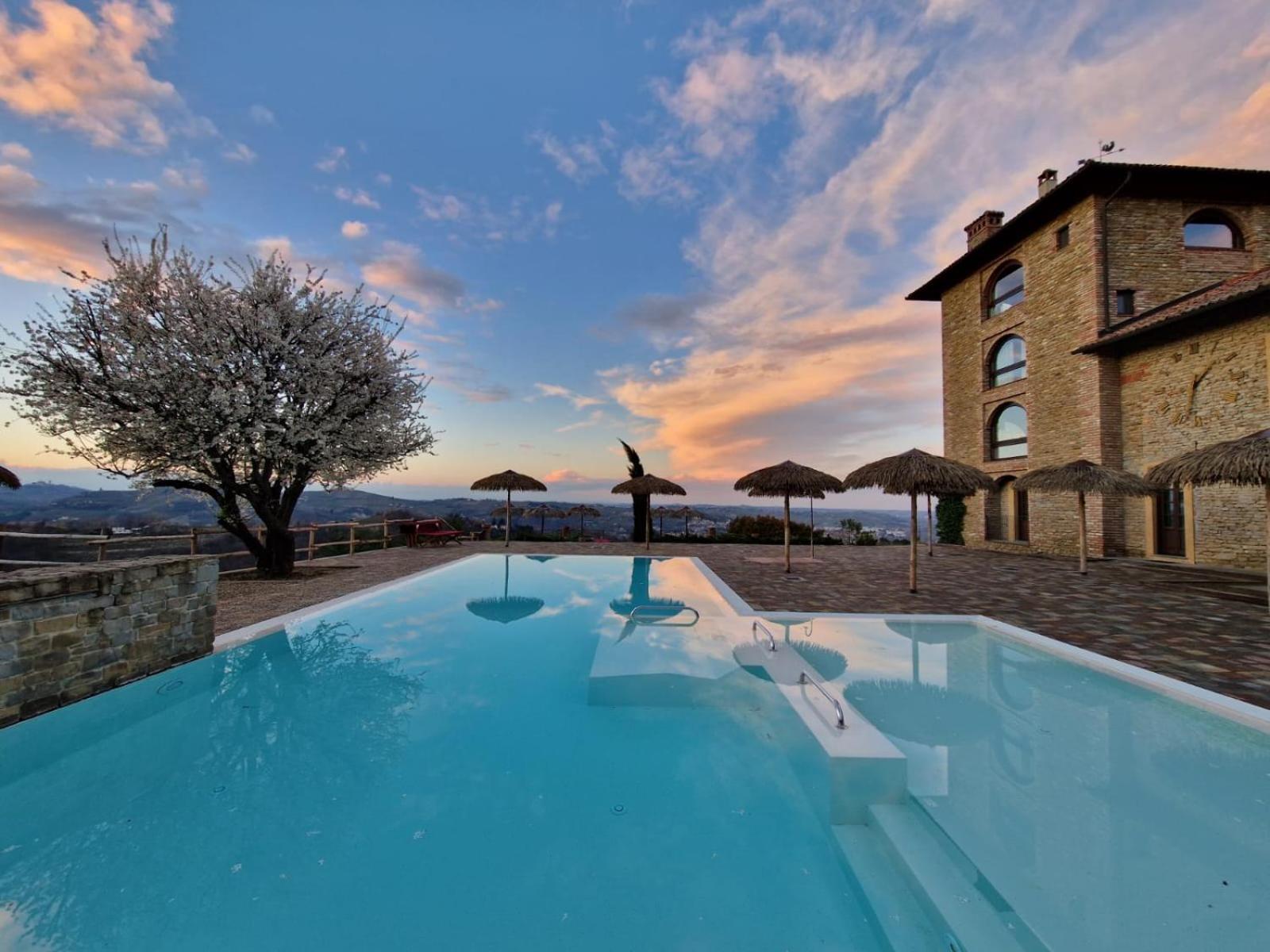 I Tre Poggi Dimora Di Charme Villa Canelli Eksteriør bilde