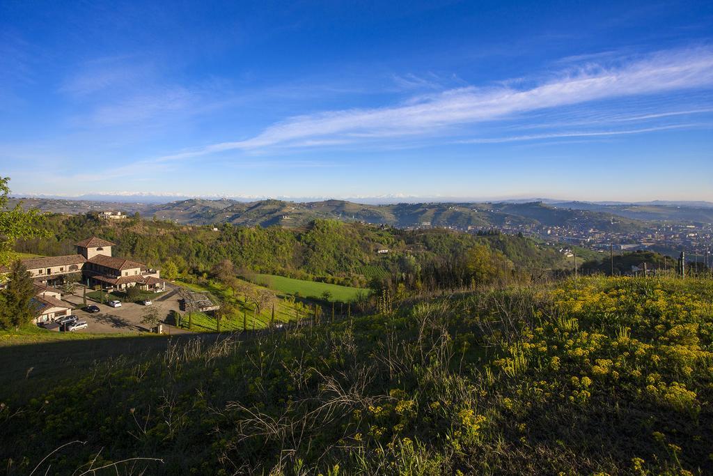 I Tre Poggi Dimora Di Charme Villa Canelli Eksteriør bilde